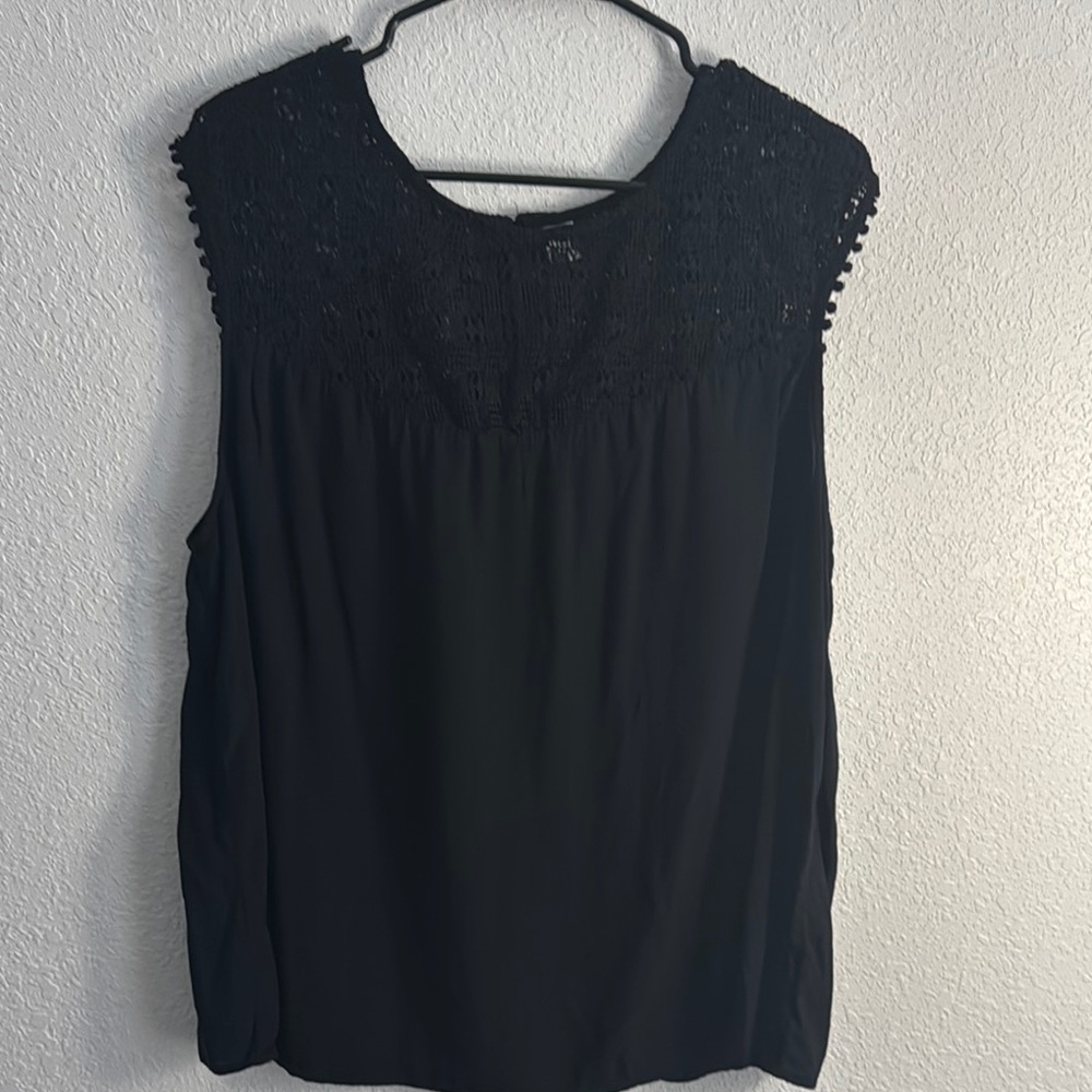 ❗️SOLD❗️Old Navy Black Lace Detail Blouse